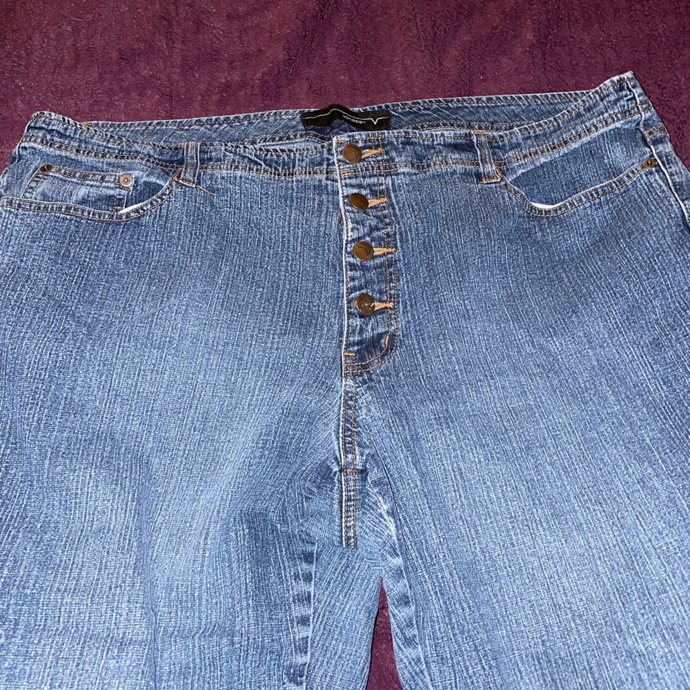 EUC! Venezia 22 women’s jeans! Flare leg with button detail!